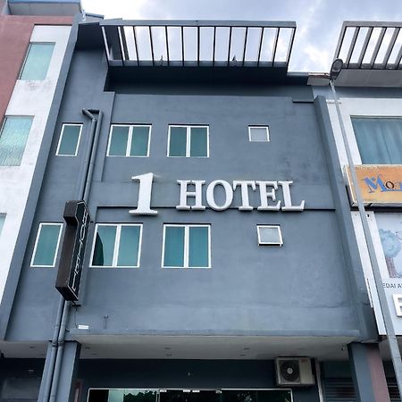 1 Hotel Mahkota Cheras Exterior photo
