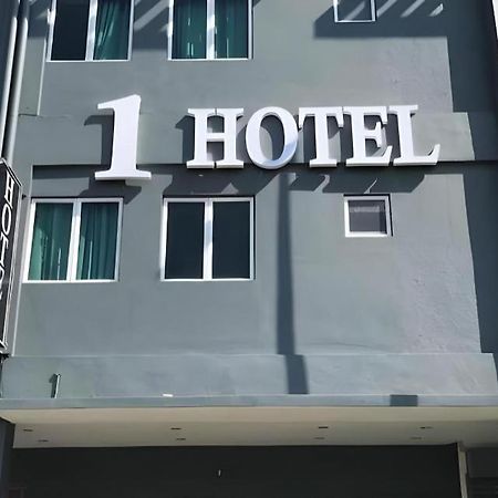 1 Hotel Mahkota Cheras Exterior photo