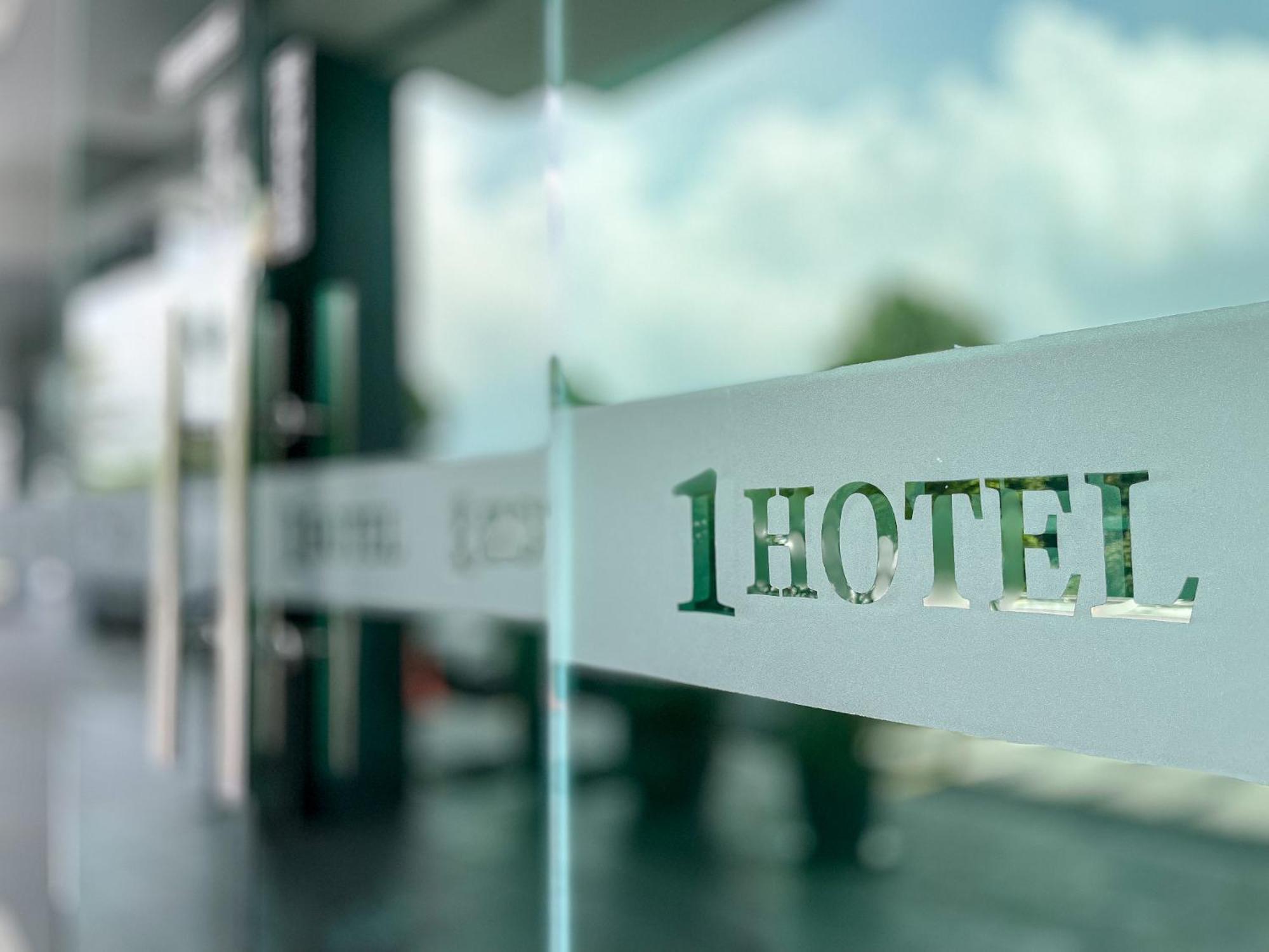 1 Hotel Mahkota Cheras Exterior photo