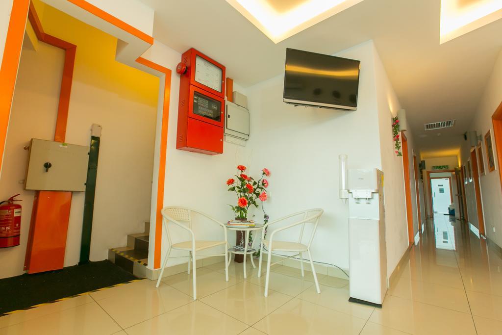 1 Hotel Mahkota Cheras Exterior photo